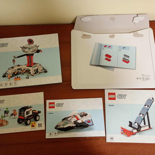Lego City Space Base and Rocket Launchpad like new