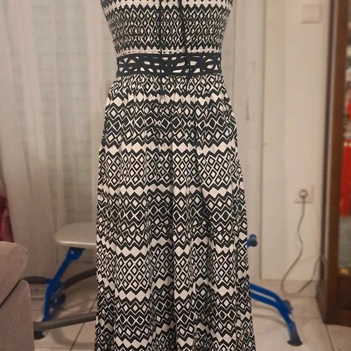 Dress black and white size M - L like new