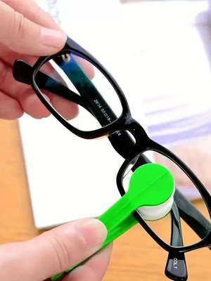 Glasses cleaner with double sponge new