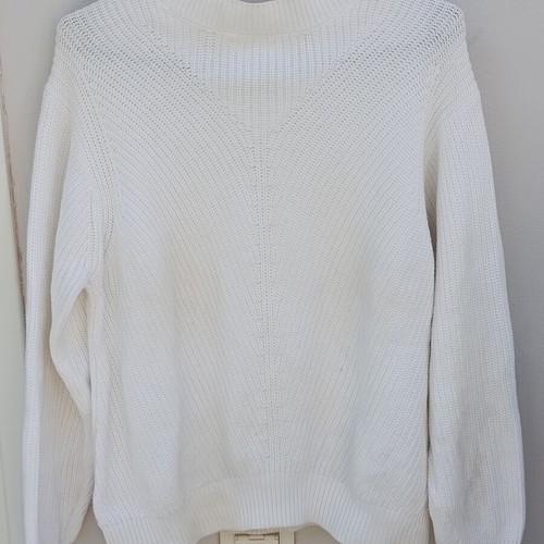 White Mango sweater like new, size M