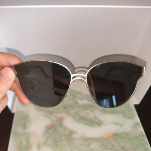 Hawkers cat eye sunglasses like new, gray and silver