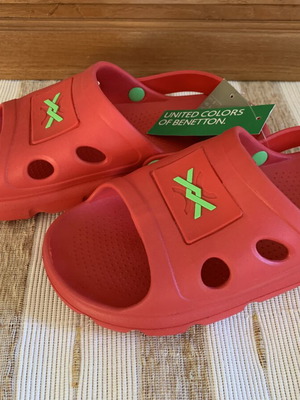 Benetton flip flops new, size 38, red