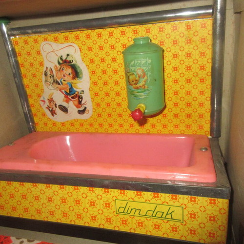 Dim Dak Rare Tin Children's Bath Toy like new from the 50s