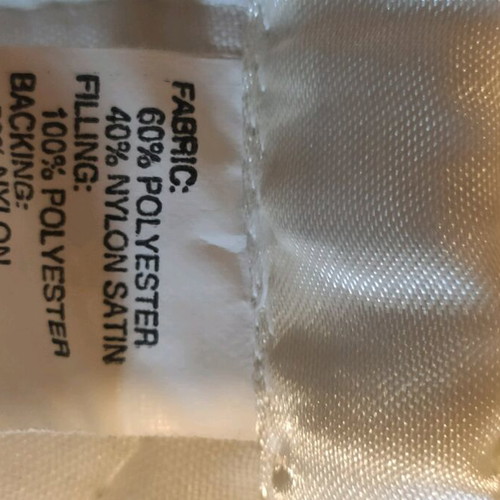 Cotton satin bed cover like new, beige with pillowcases and quilted duvet