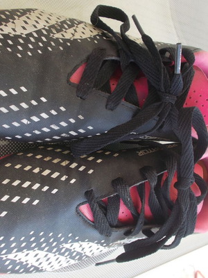 Ανδρικά ποδοσφαιρικά παπούτσια Adidas Predator με σχάρα σε πολύ καλή κατάσταση