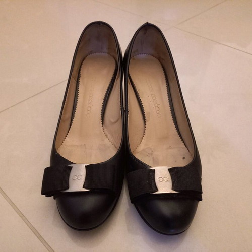 Haris Kazakos leather pumps used size 38 black with damage