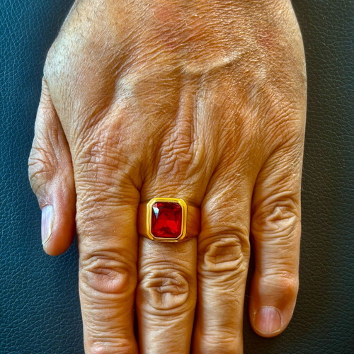 Golden Crimson Signet Ring new, red faceted crystal, 316L stainless steel