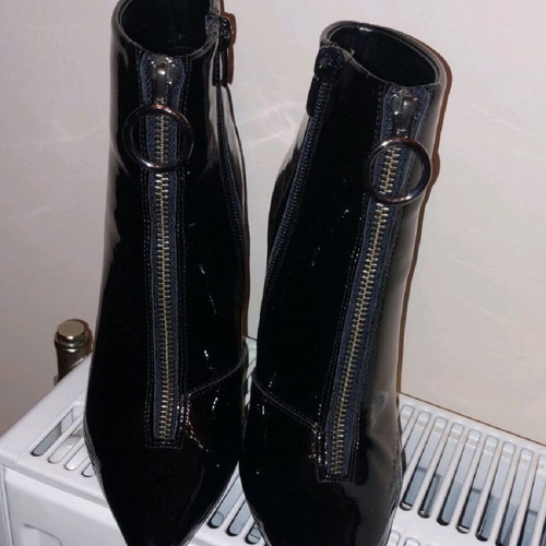 Sante ankle boots size 38 black patent leather like new