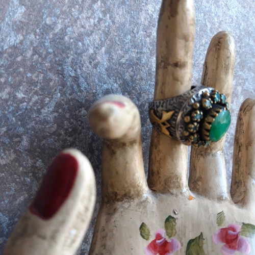 Large vintage silver ring like new with green stones, size 52