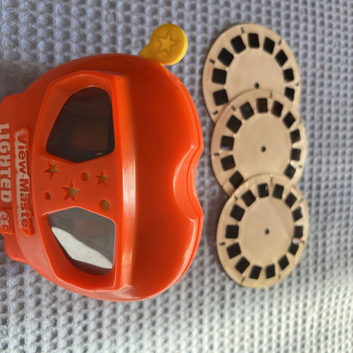View Master 3D 1991 with 3 Disney image reels used