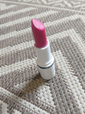 Lipstick fuchsia new