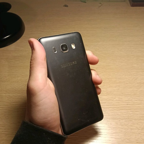 Samsung J5 2016 and S4 used for parts without working screens