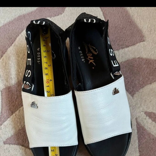Leather platform sandals like new, size 39