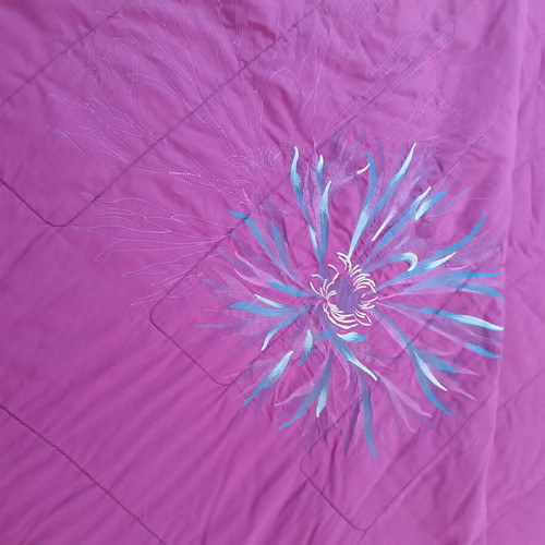 Double quilt fuchsia with embroidery 220x218 cm like new