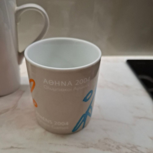 Mugs like new without tags