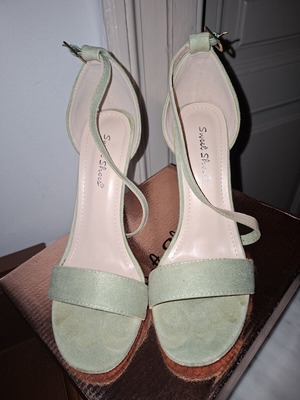 Suede sandals Tsoukalas Shoes mint green size 36 like new, 9cm heel