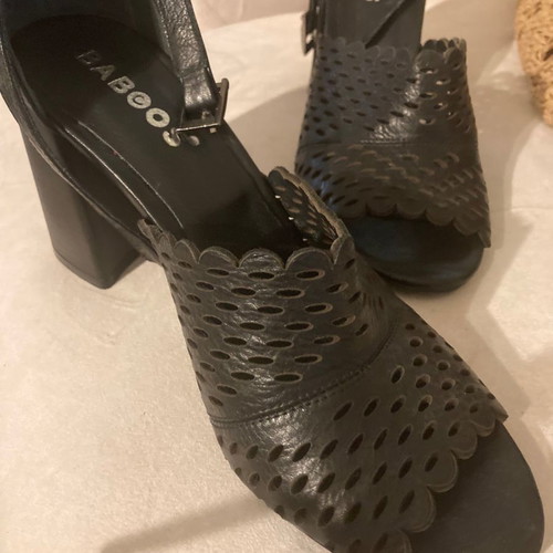 Women's Italian leather Badoos sandal new, black, size 40