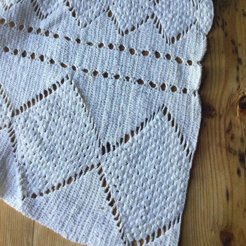 Vintage handmade knitted table runner 160x40 cm used