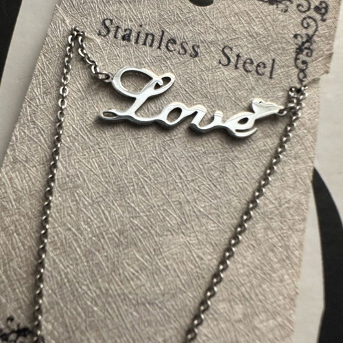 Stainless steel Love necklace new, gray silver