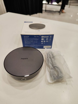 Aqara Hub M2 smart hub new with Zigbee, WiFi, IR control, HomeKit, Alexa