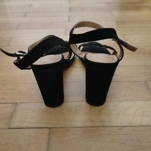 Bestelle Black Suede Sandals Size 39 Like New