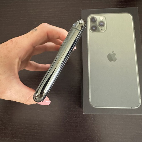 iPhone 11 Pro Max used, very good condition, battery health 77%