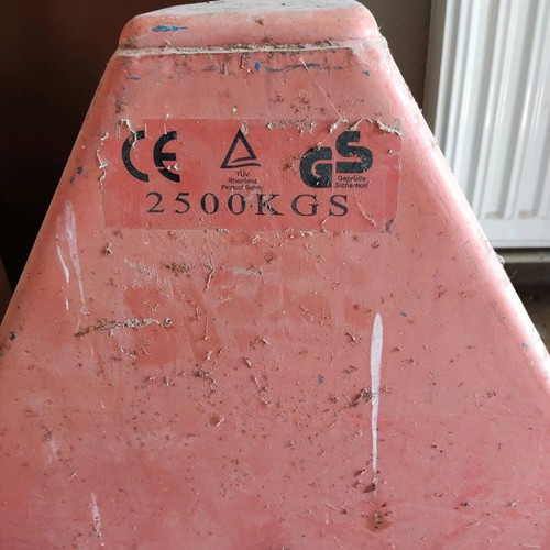 Pallet truck used 2,500 tons