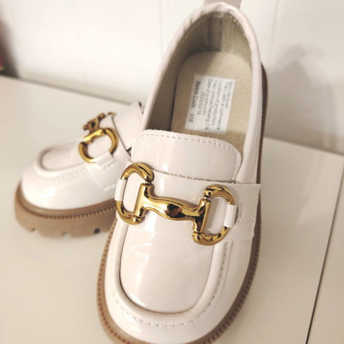 Patent leather loafers for girls, beige, size 27