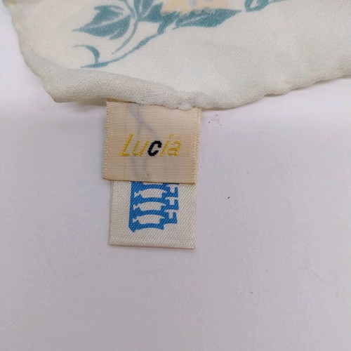 Italian Lucia scarf with beautiful floral design like new