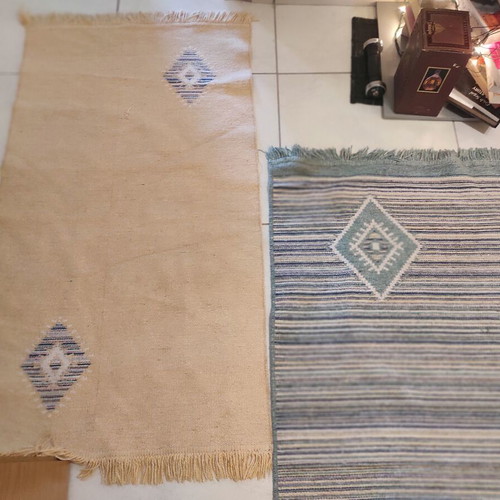 Rugs set of 2 reversible with beautiful colors, like new