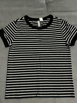 H&M blouse like new, size S, black and grey