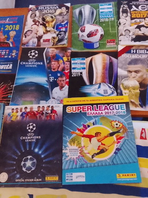 Συλλογή άλμπουμ Panini και Live Sport ποδοσφαίρου σαν καινούργιο