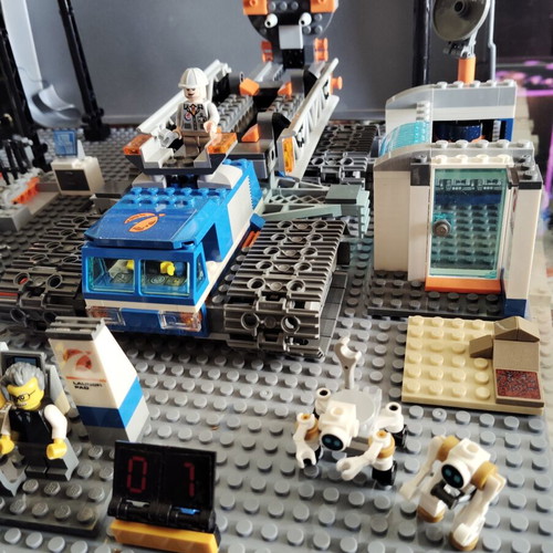 Lego Space Launch Pad used, original