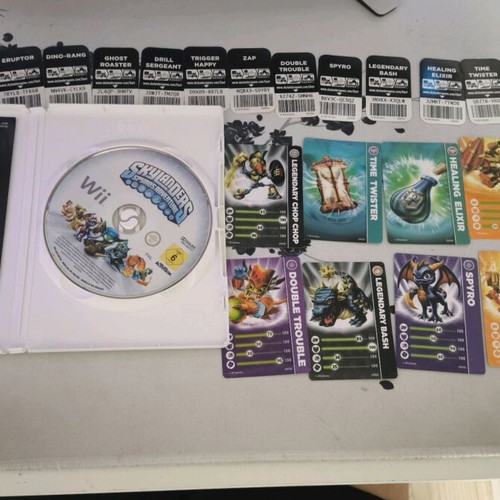 Skylanders Spyro's Adventure Nintendo Wii like new with cards