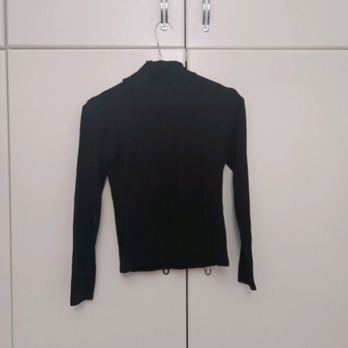 Black turtleneck like new, size S