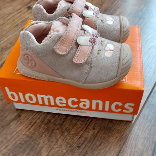 Biomecanics kids shoes used, size 21