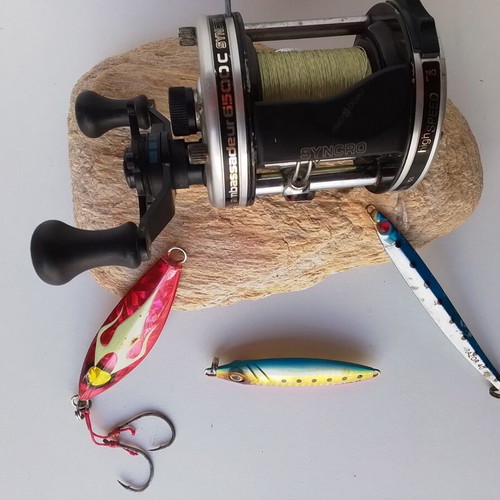 Abu Garcia Ambassadeur 6500C Syncro High Speed fishing reel like new with 3 lures