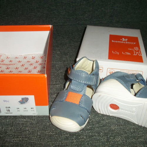 Biomecanics sandals for boys new, size 18, blue casual