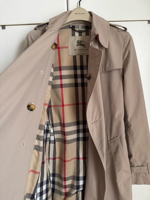 Burberry γυναικεία καμπαρντίνα σαν καινούργια, μπεζ, οργανικό βαμβάκι με δερμάτινες λεπτομέρειες
