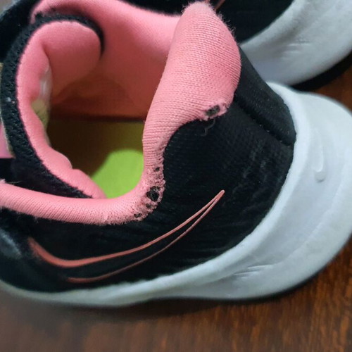 Nike παιδικά αθλητικά παπούτσια μεταχειρισμένα, νούμερο 19.5, μαύρο και ροζ