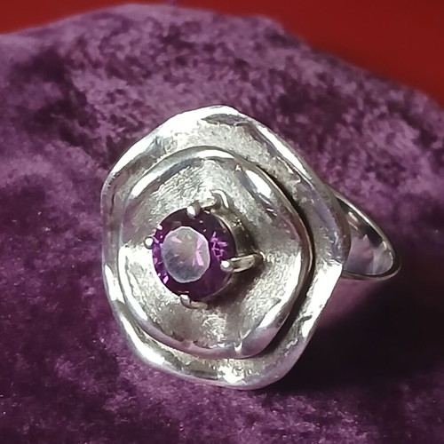 Ring with amethyst silver 925, 9.5 grams, like new