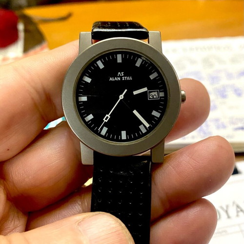 Titanium watch like new, black, 38mm with battery
