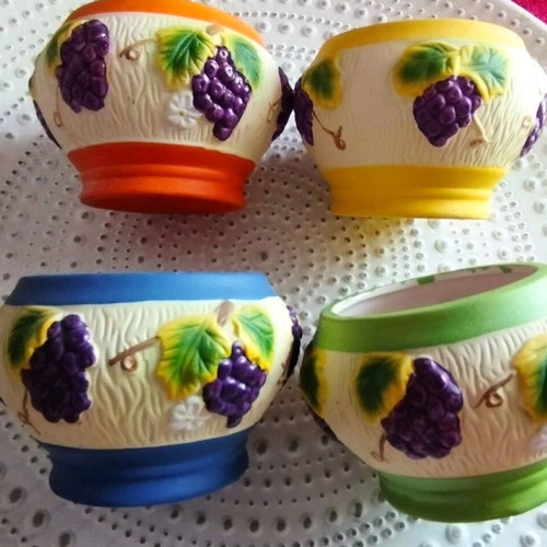 Ceramic cactus pots set of 4 like new, different colors