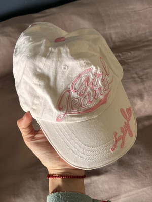 Hat vintage like new, white and pink