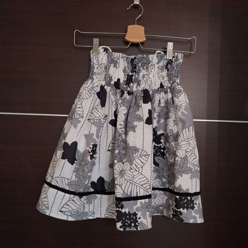 Mango skirt like new with elastic, size S