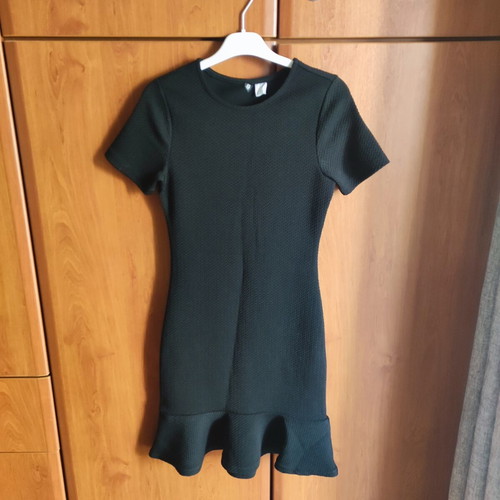 Black dress H&M like new, size XS