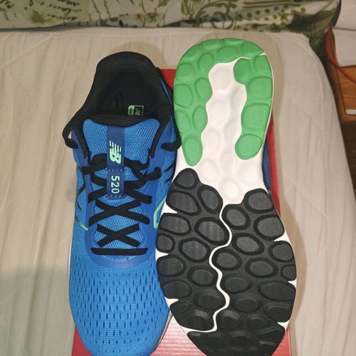 New Balance 520 v8 athletic shoes new, white and blue, size 43