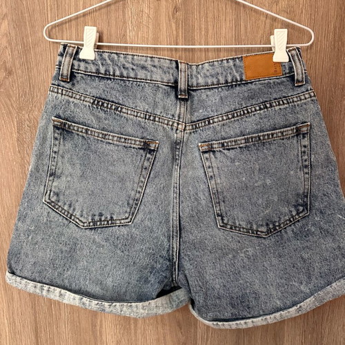 Denim shorts pack of 2 used, Zara pearl detail and Bershka medium size