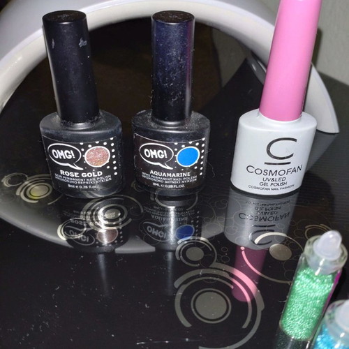 Sun nail lamp and 10 nearly full nail polishes