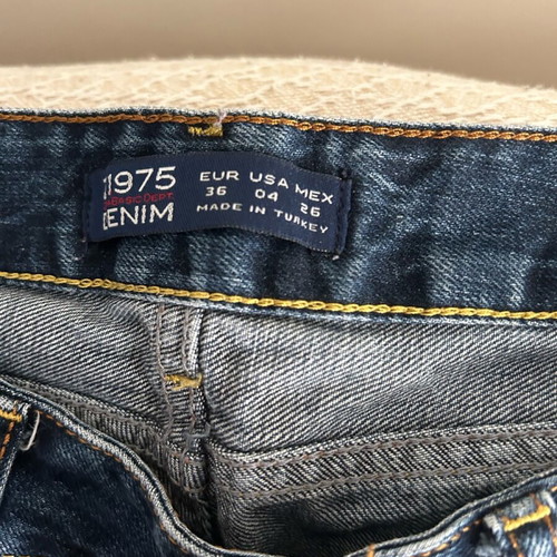 Zara jeans used with rips, comfortable fit, set of 2